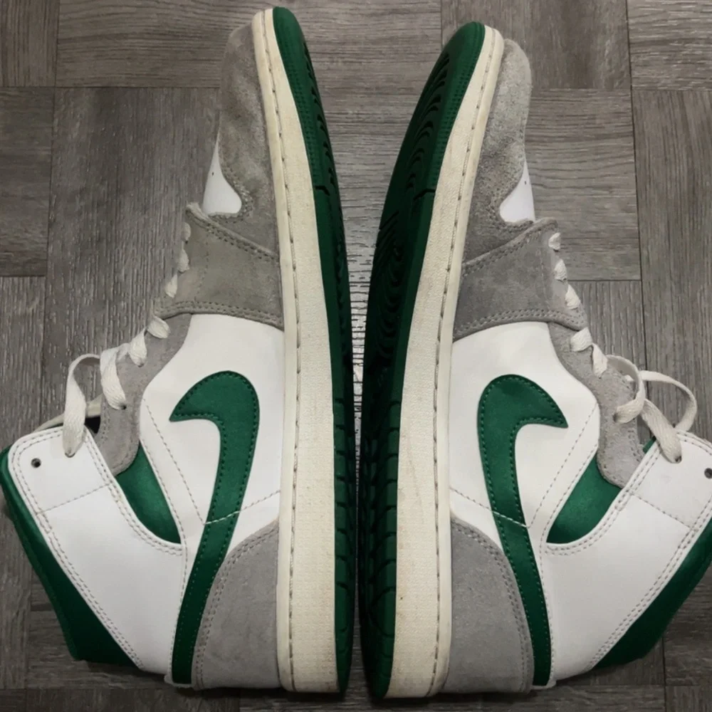 Air Jordan 1 SE Mid Grey Pine Green Size 10 - Picture 5 of 10